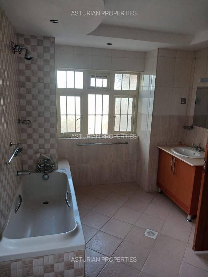 4 Bed Townhouse with En Suite in Kitengela - 11