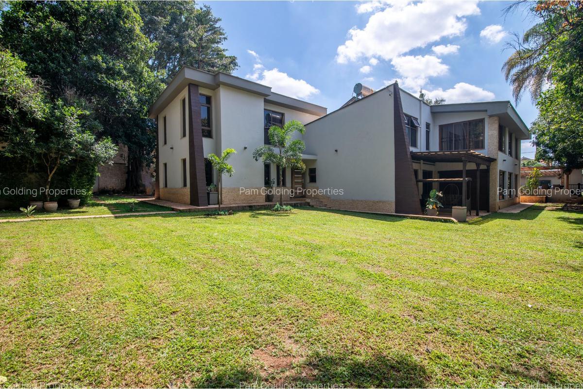 7 Bed House with En Suite in Kyuna - 20