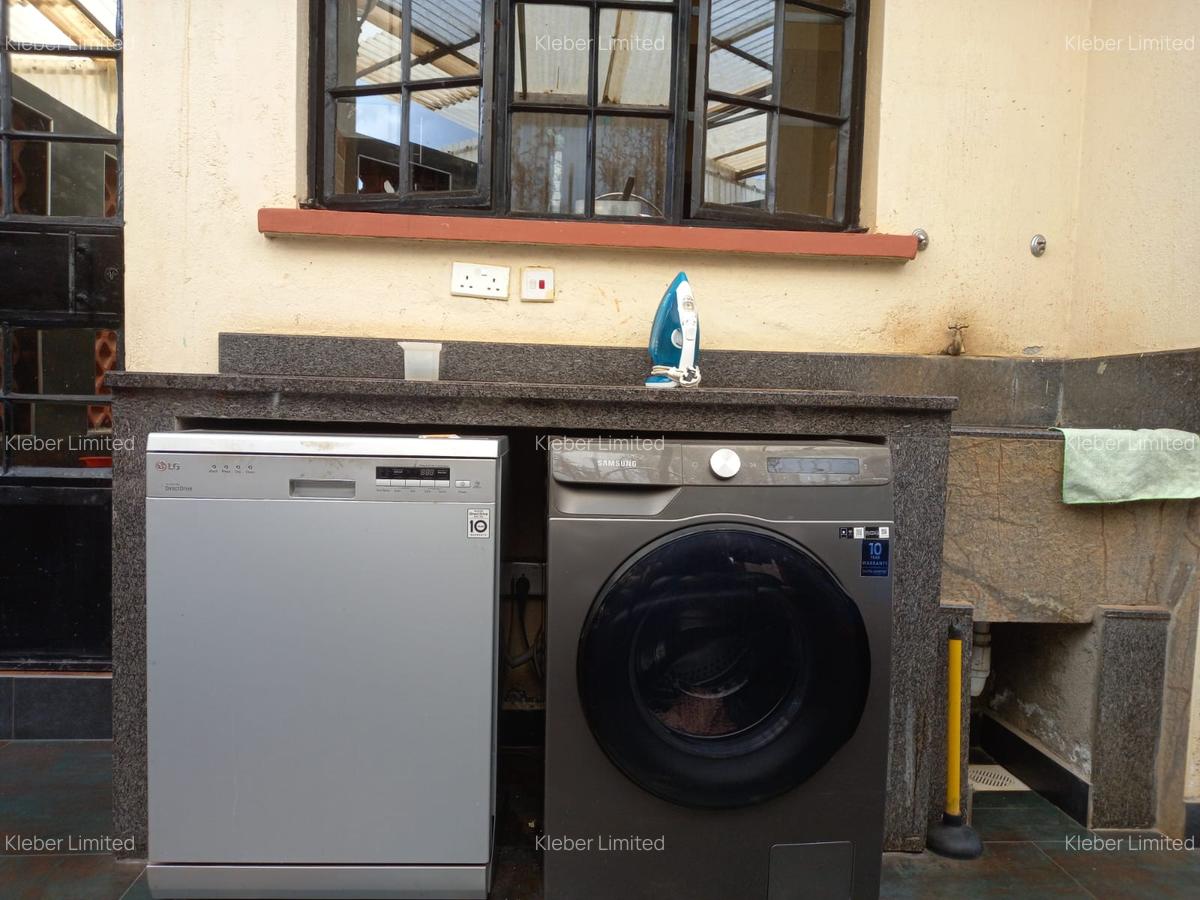 4 Bed House with En Suite at Loresho - 9