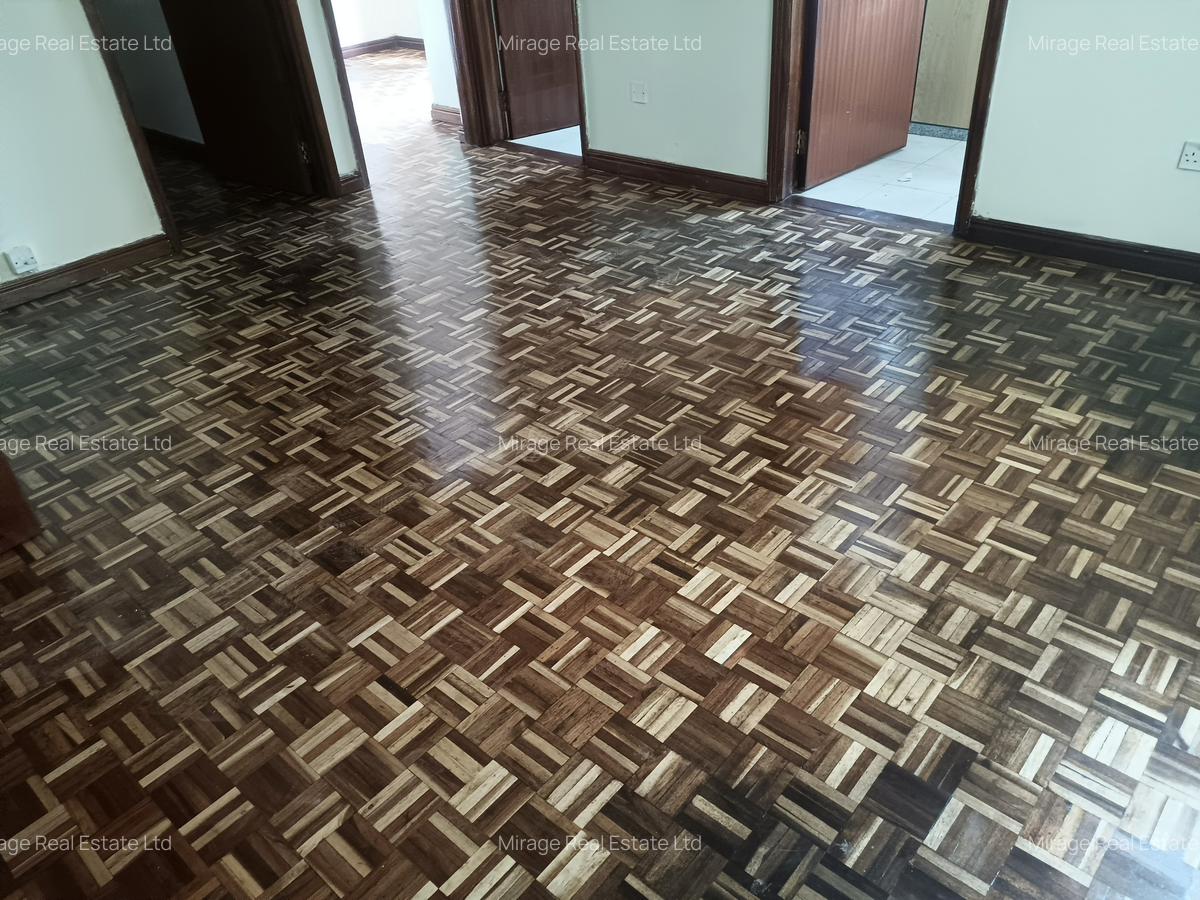 Office in Kilimani - 12