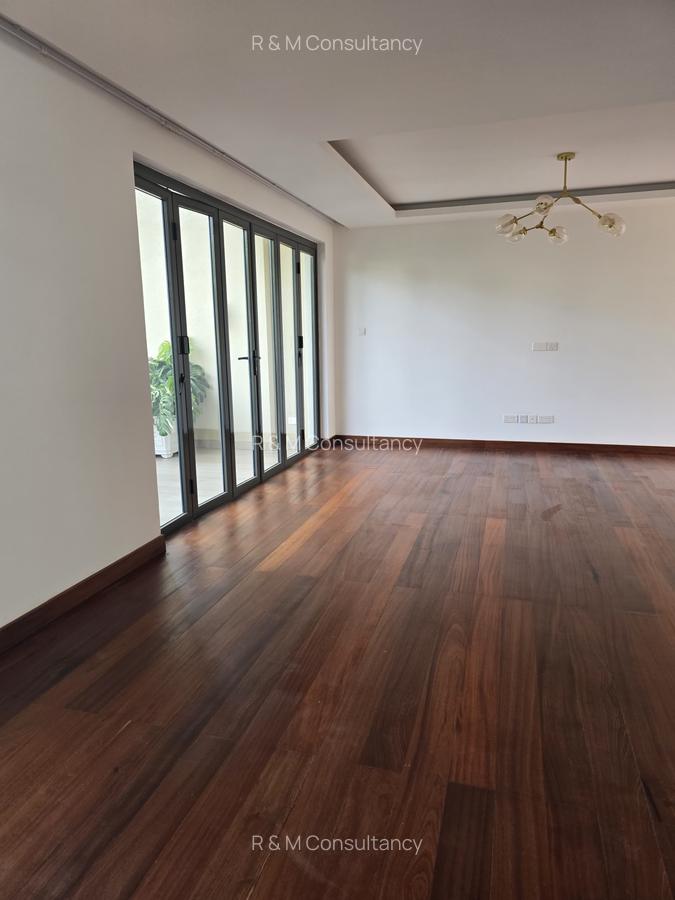 4 Bed House with En Suite at Two Rivers Mall - 12