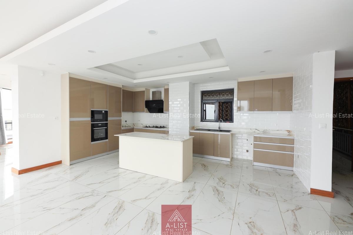 4 Bed Apartment with En Suite at Lantana Road - 20