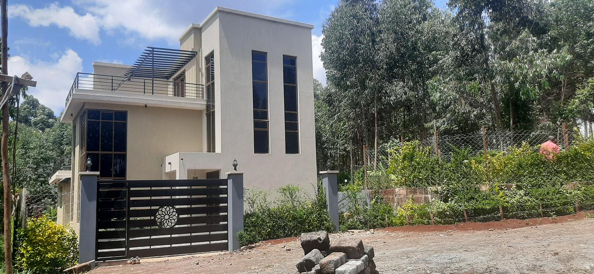 4 Bed Villa with En Suite at Millionaires Corner - 20