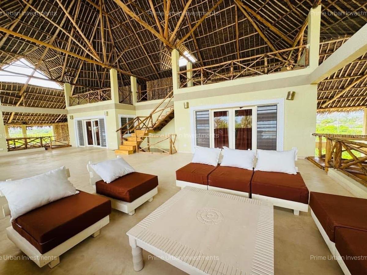 8 Bed House with En Suite in Watamu - 8