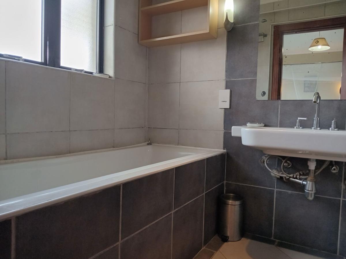 Serviced 3 Bed Apartment with En Suite in Upper Hill - 12