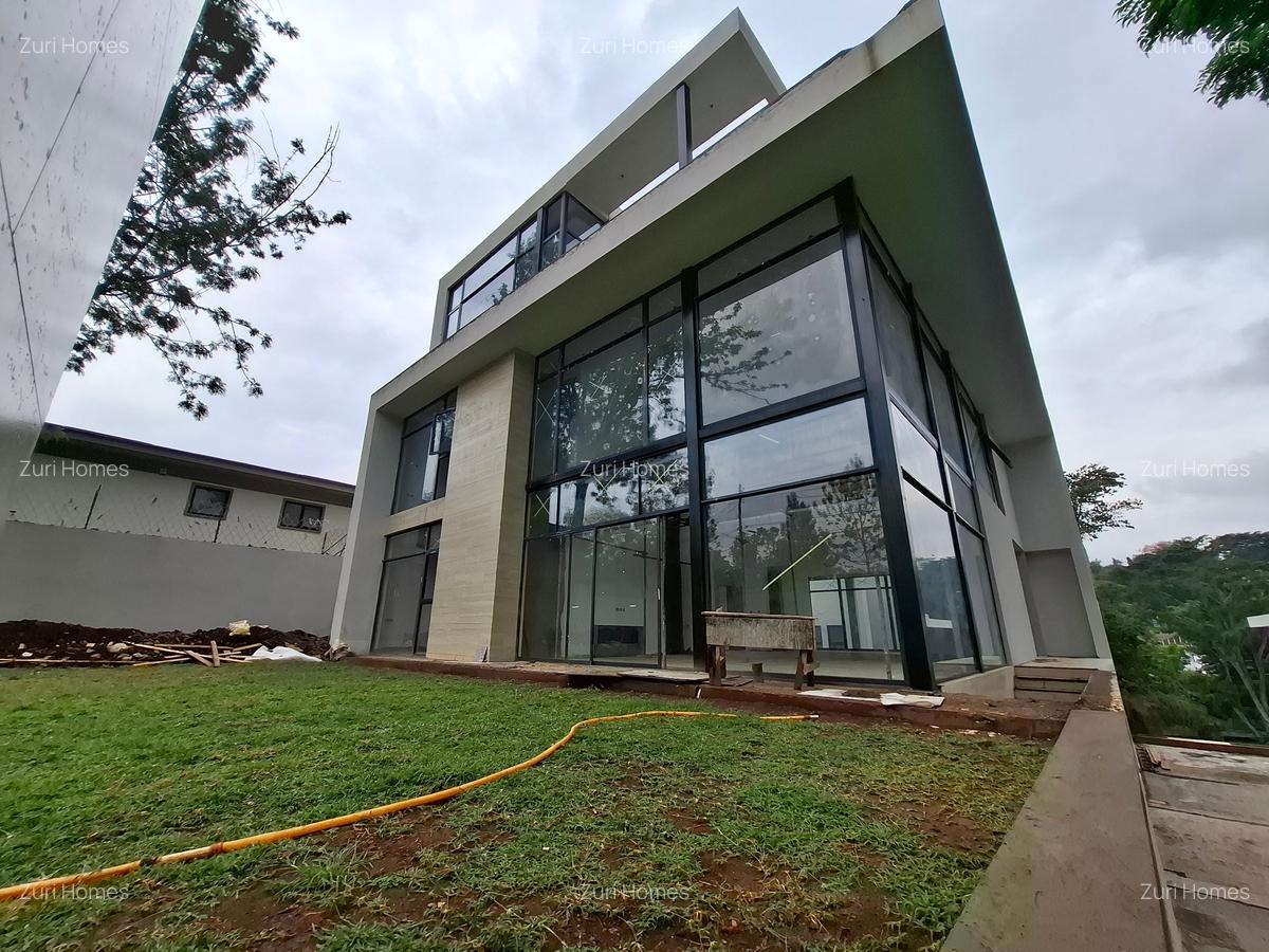 6 Bed Townhouse with En Suite in Lavington - 1