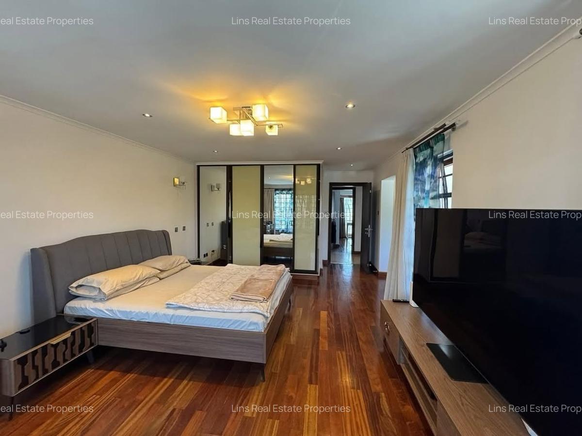 5 Bed Townhouse with En Suite in Runda - 3