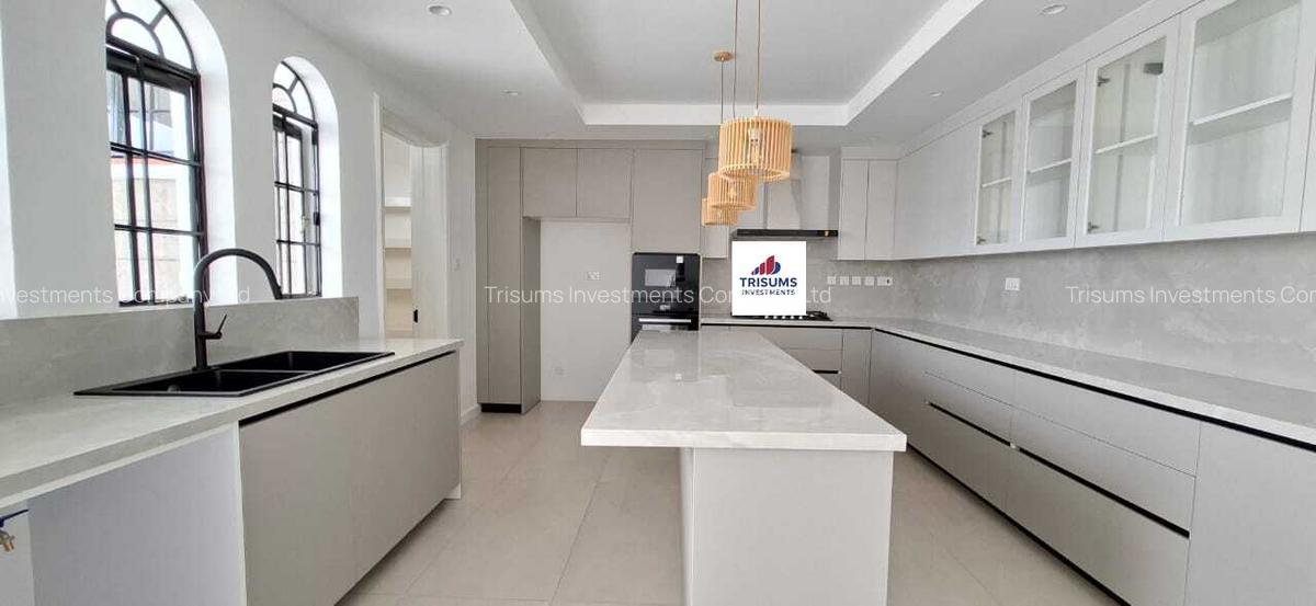 4 Bed House with En Suite in Westlands Area - 5