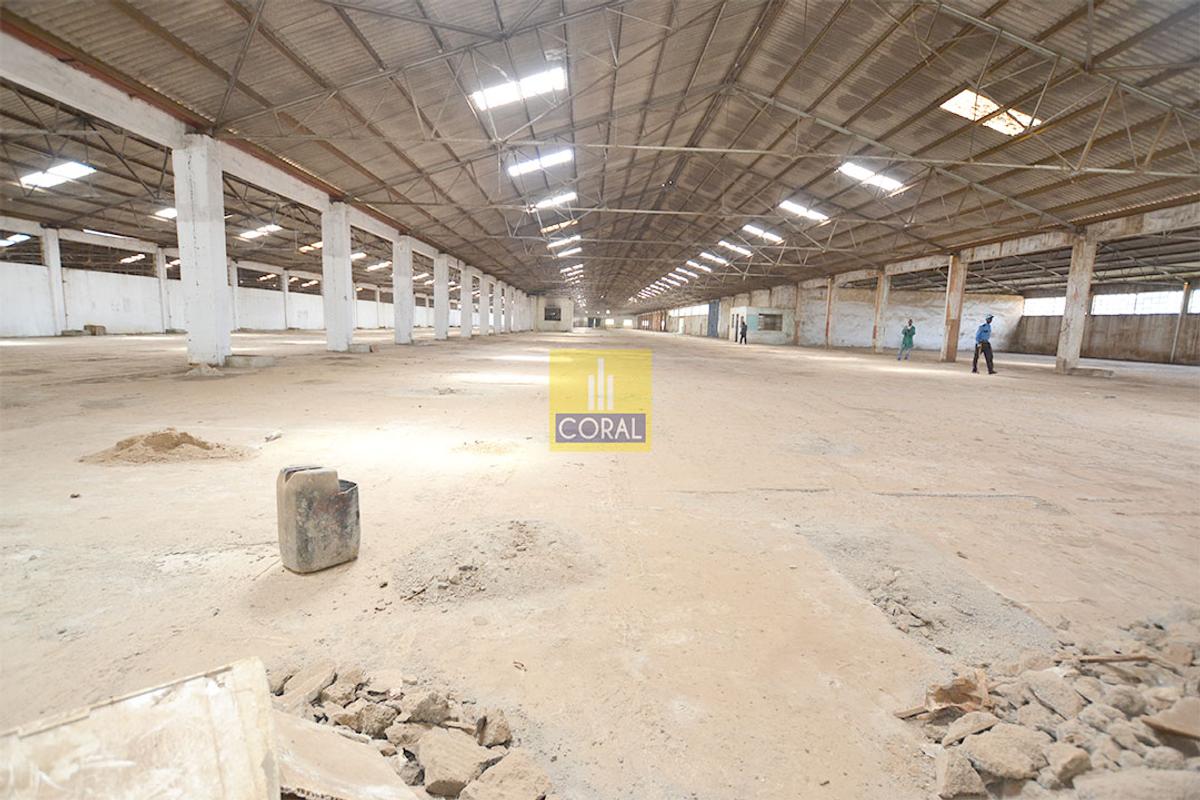 11,997 ft² Warehouse with Service Charge Included at N/A - 6