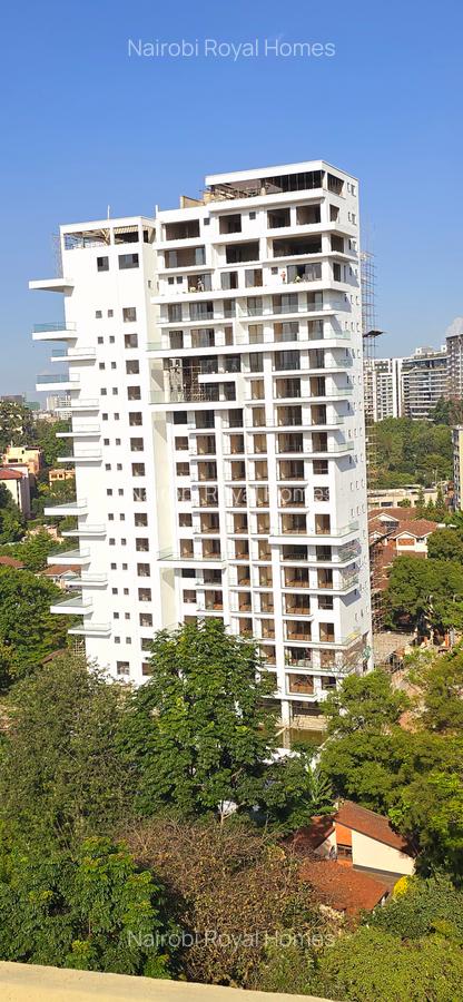 3 Bed Apartment with En Suite at Riverside Drive - 4