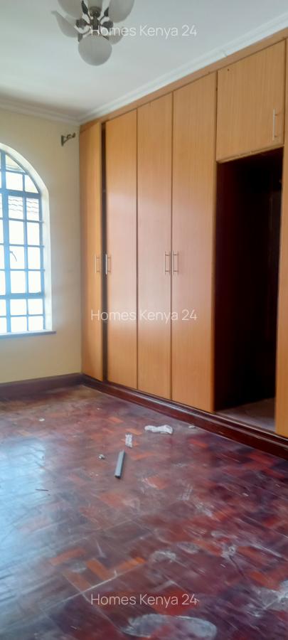 4 Bed House in Ridgeways - 13