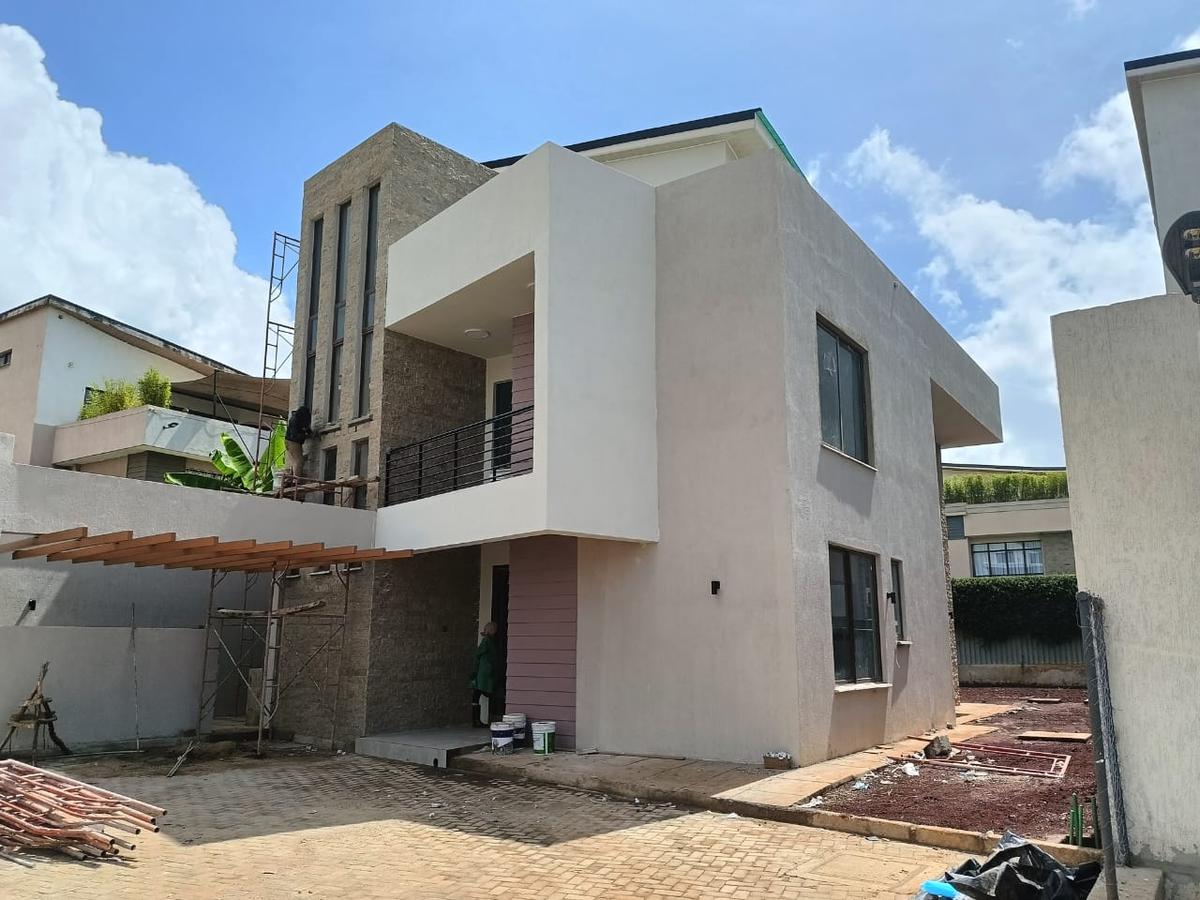 4 Bed Townhouse with En Suite at Runda Gardens - 12