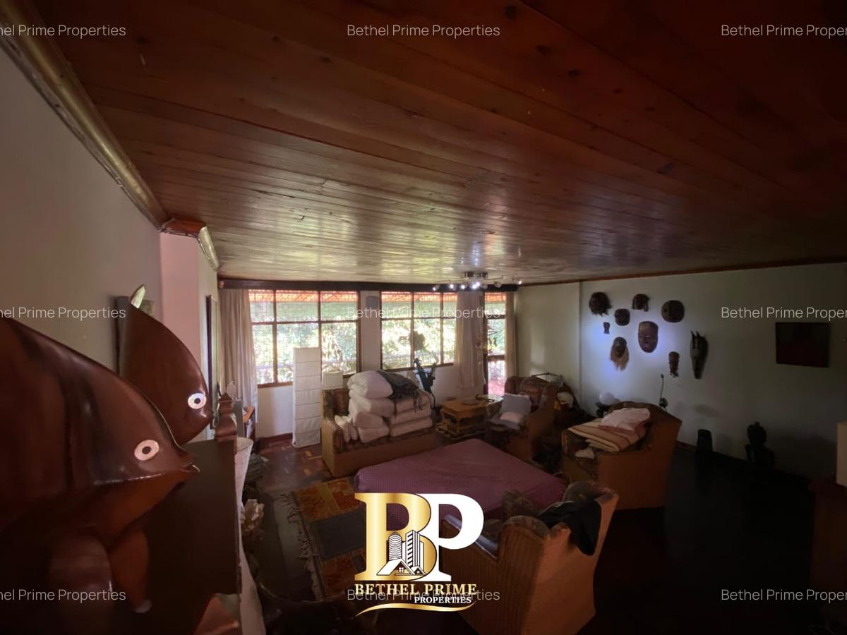 4 Bed House with En Suite in Spring Valley - 6