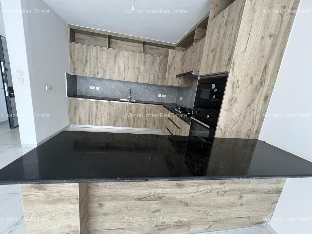 2 Bed Apartment with En Suite in Lavington - 6