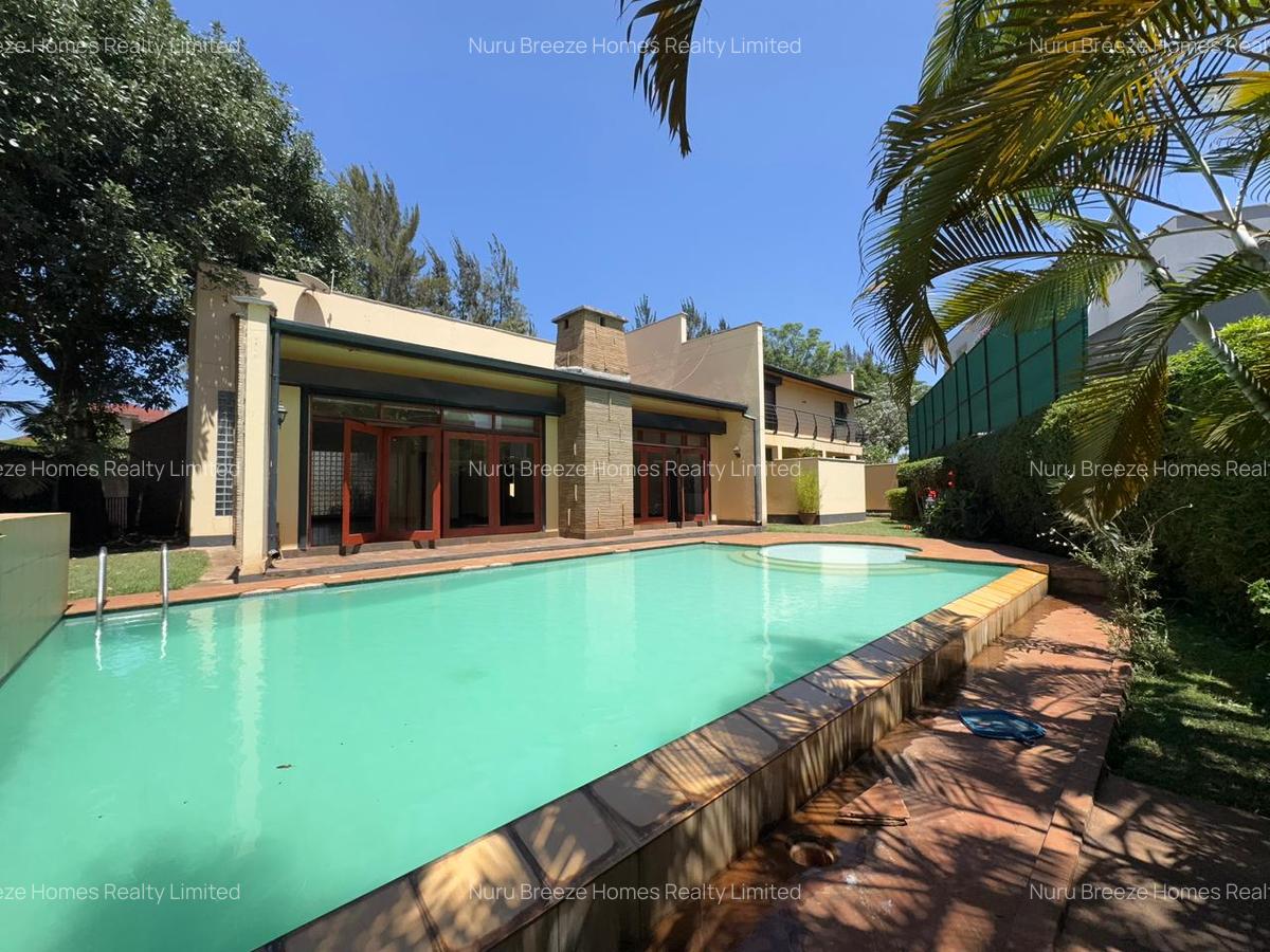 4 Bed House with En Suite in Runda - 16