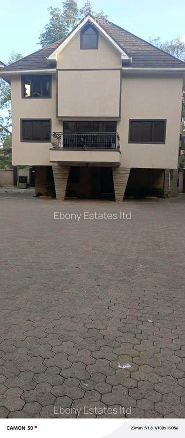 5 Bed Townhouse with En Suite in Lavington - 4