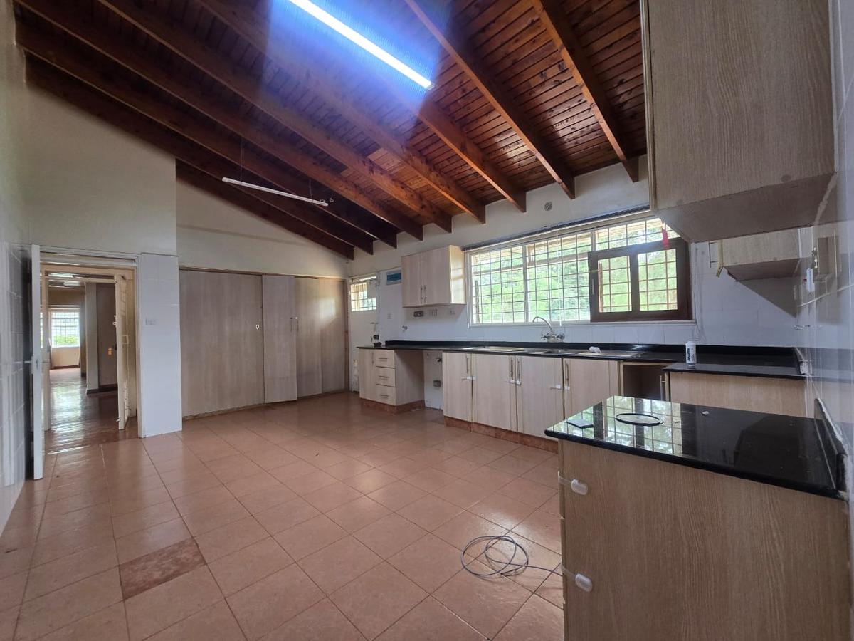 4 Bed House with En Suite in Runda - 17