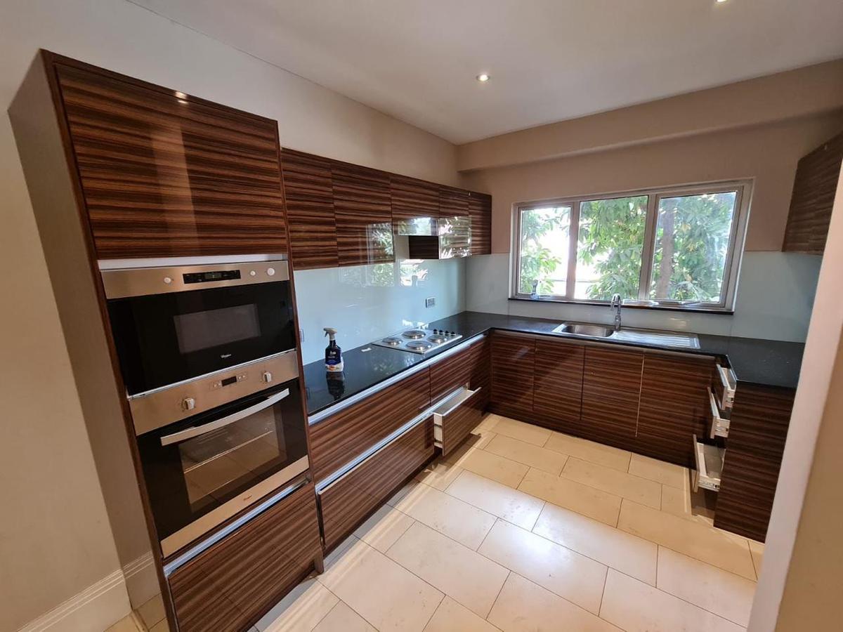 3 Bed Apartment with En Suite in Westlands Area - 14