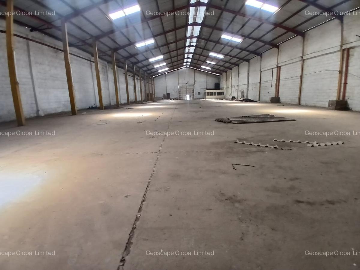 14,000 ft² Warehouse with Parking in Industrial Area - 6