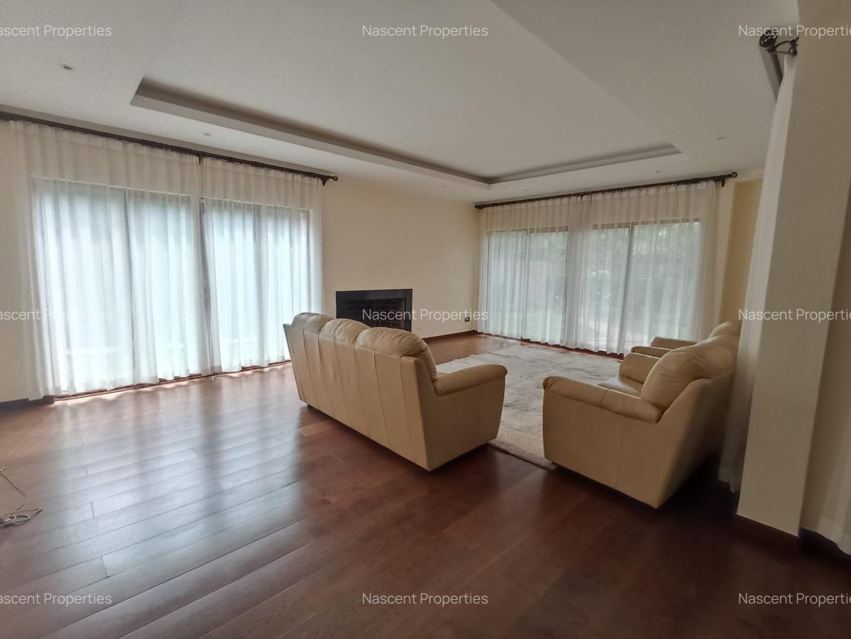 5 Bed Townhouse with En Suite in Lavington - 6