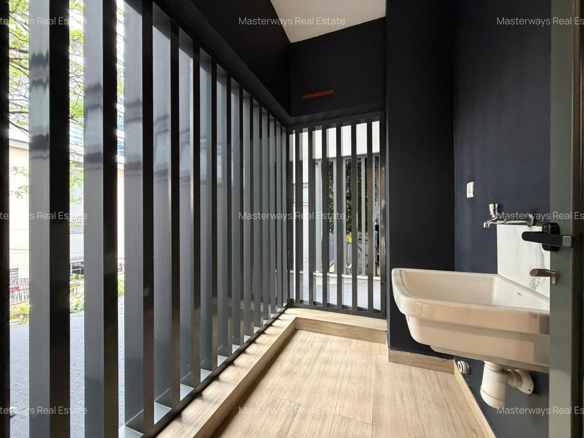 2 Bed Apartment with En Suite in Riverside - 6