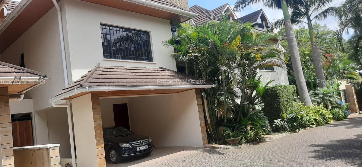5 Bed Villa with En Suite at Lavington - 6