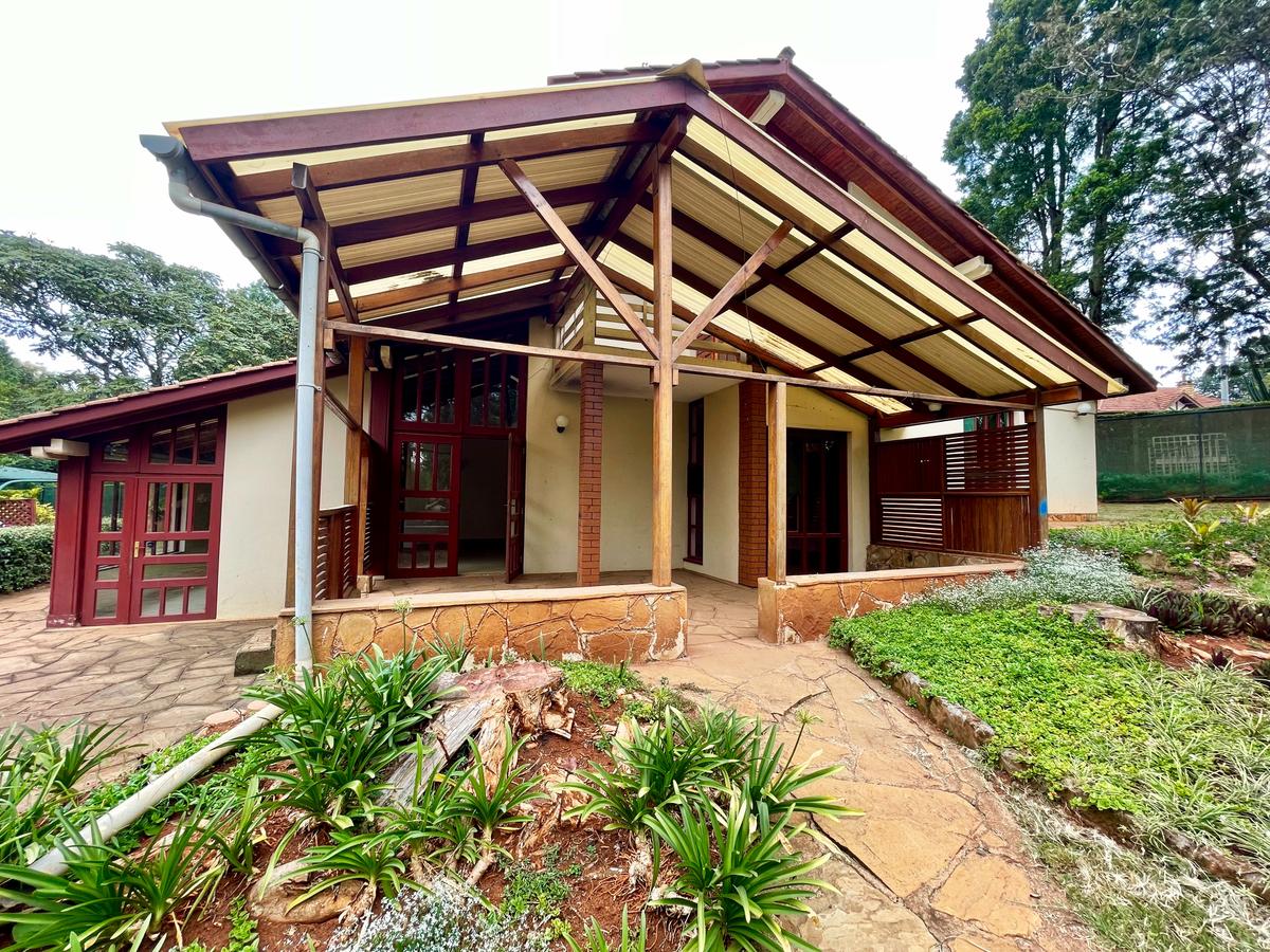 4 Bed Villa with En Suite in Windsor - 12