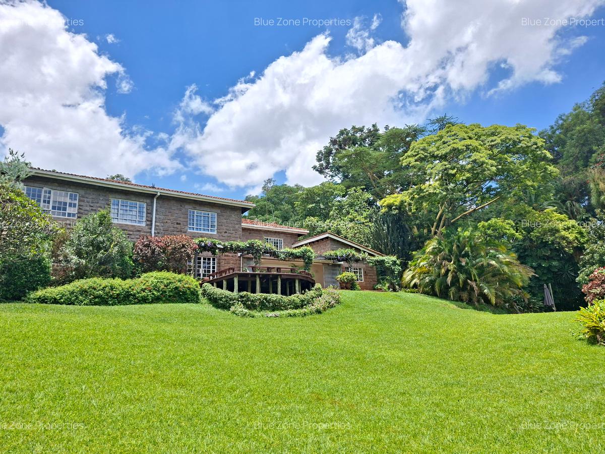 5 Bed House with En Suite at Off Ridgeways Rd - 2