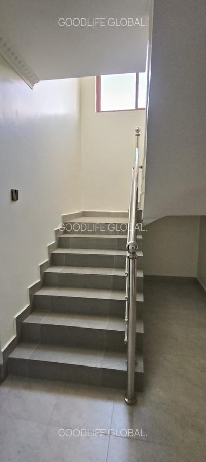 5 Bed House with En Suite at New Kitisuru - 11