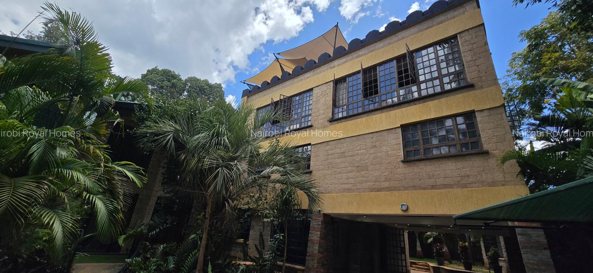 3 Bed Townhouse with En Suite at Nyari Close - 5