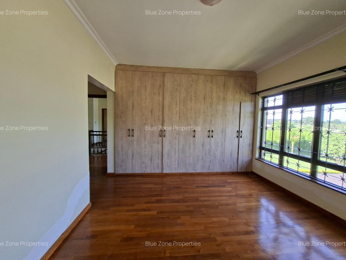 5 Bed Townhouse with En Suite at Off Panafric Insurance Avenue - 15