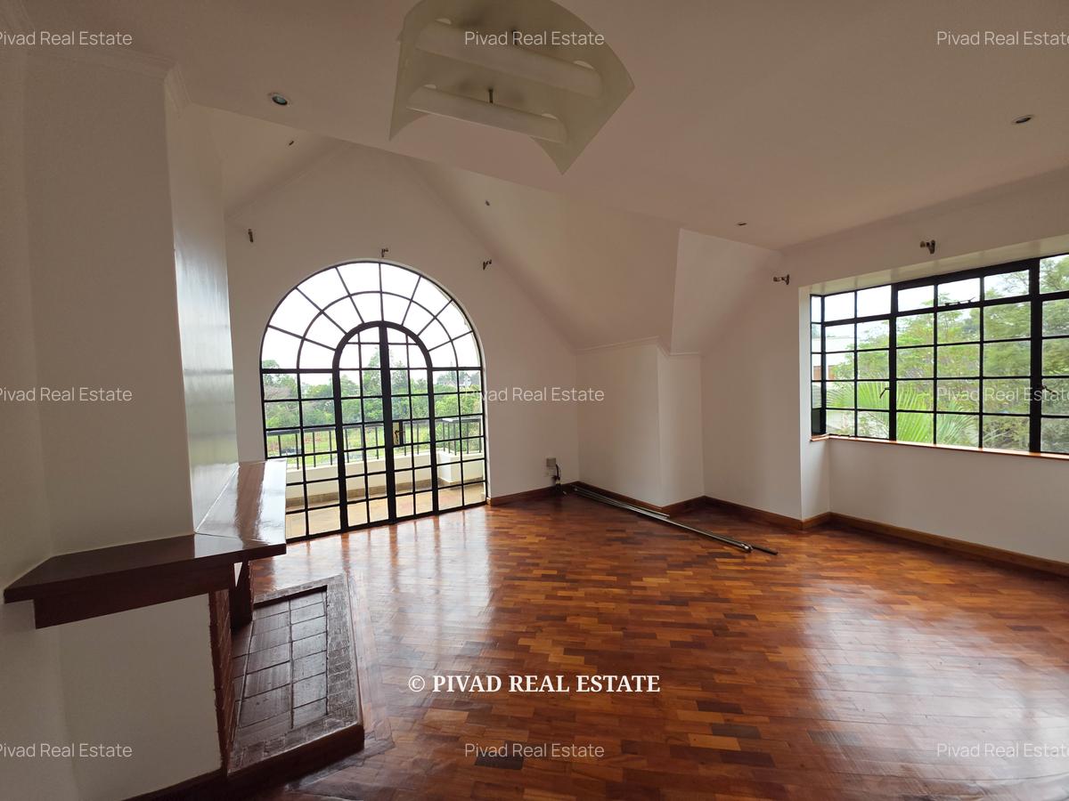 4 Bed House with Swimming Pool in Garden Estate - 4