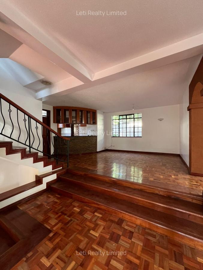 5 Bed Townhouse with En Suite in Lavington - 4