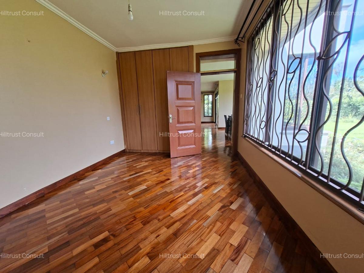 4 Bed Townhouse with En Suite in Ridgeways - 8