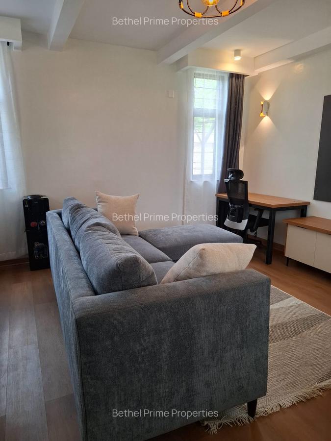 2 Bed House with En Suite in Ridgeways - 3