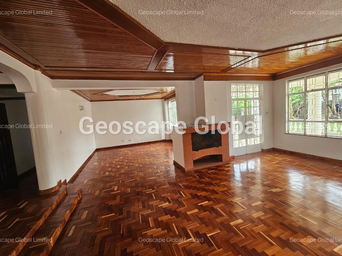 5 Bed House with En Suite in Runda - 4