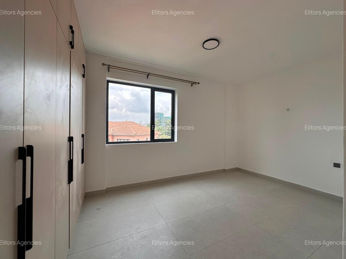 2 Bed Apartment with En Suite at Brookside Drive - 14