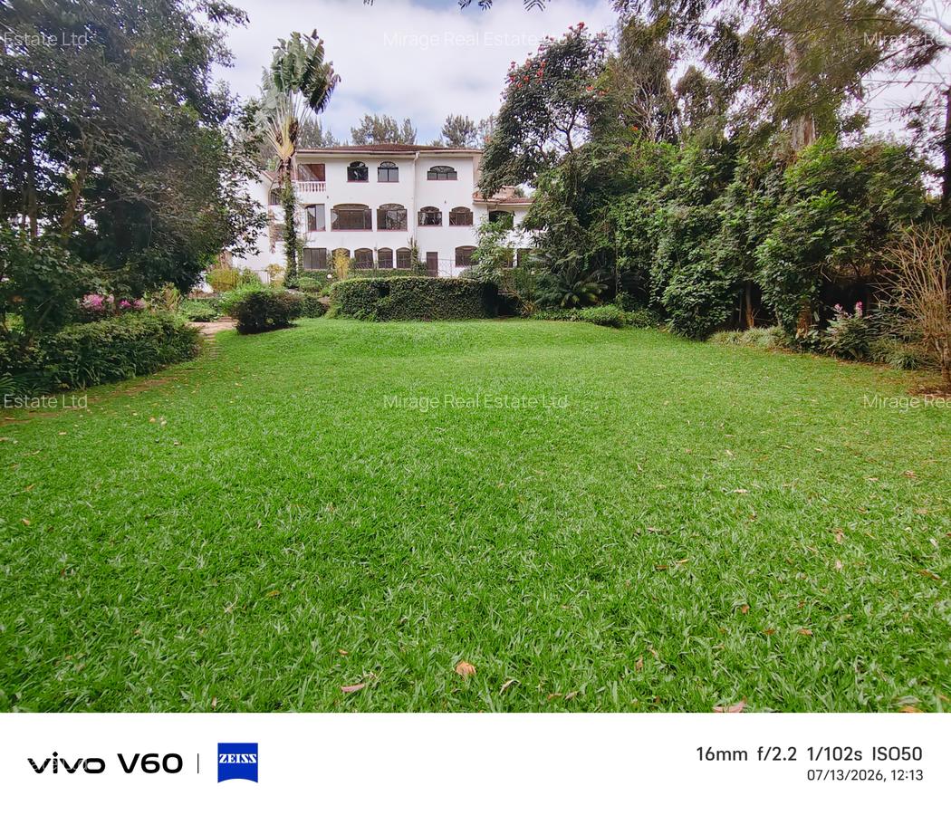 6 Bed House with En Suite in Nyari - 3