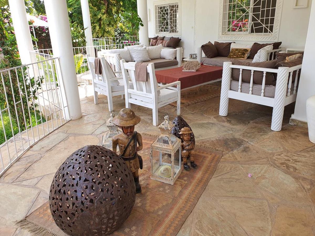 4 Bed Villa with En Suite in Malindi - 18