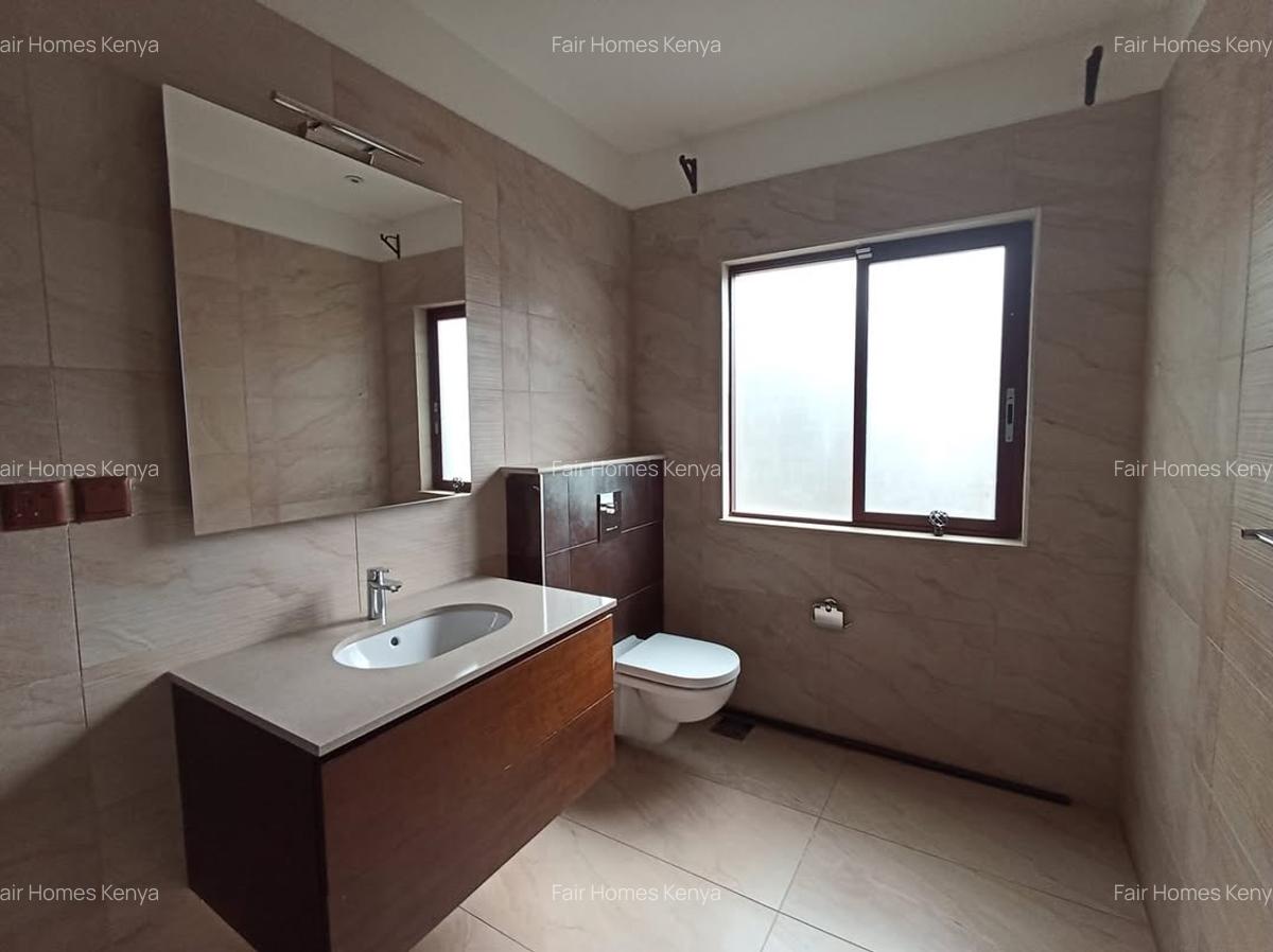 5 Bed Townhouse with En Suite at Convent Drive - 11