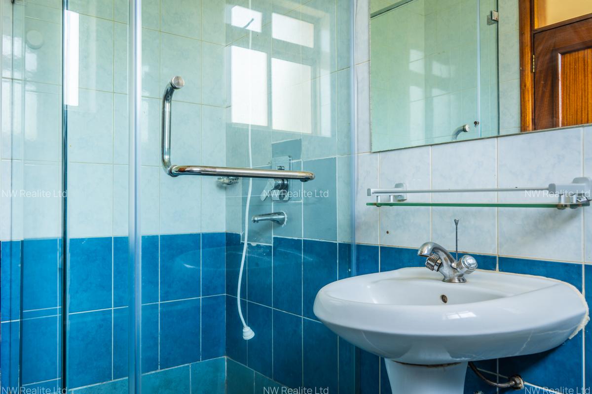 3 Bed House with En Suite in Westlands Area - 4