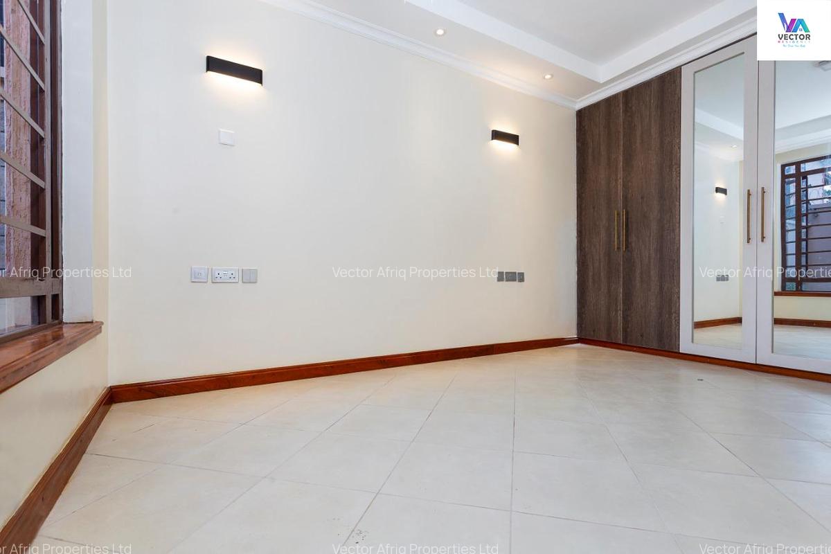 4 Bed Townhouse with En Suite in Ngong - 17