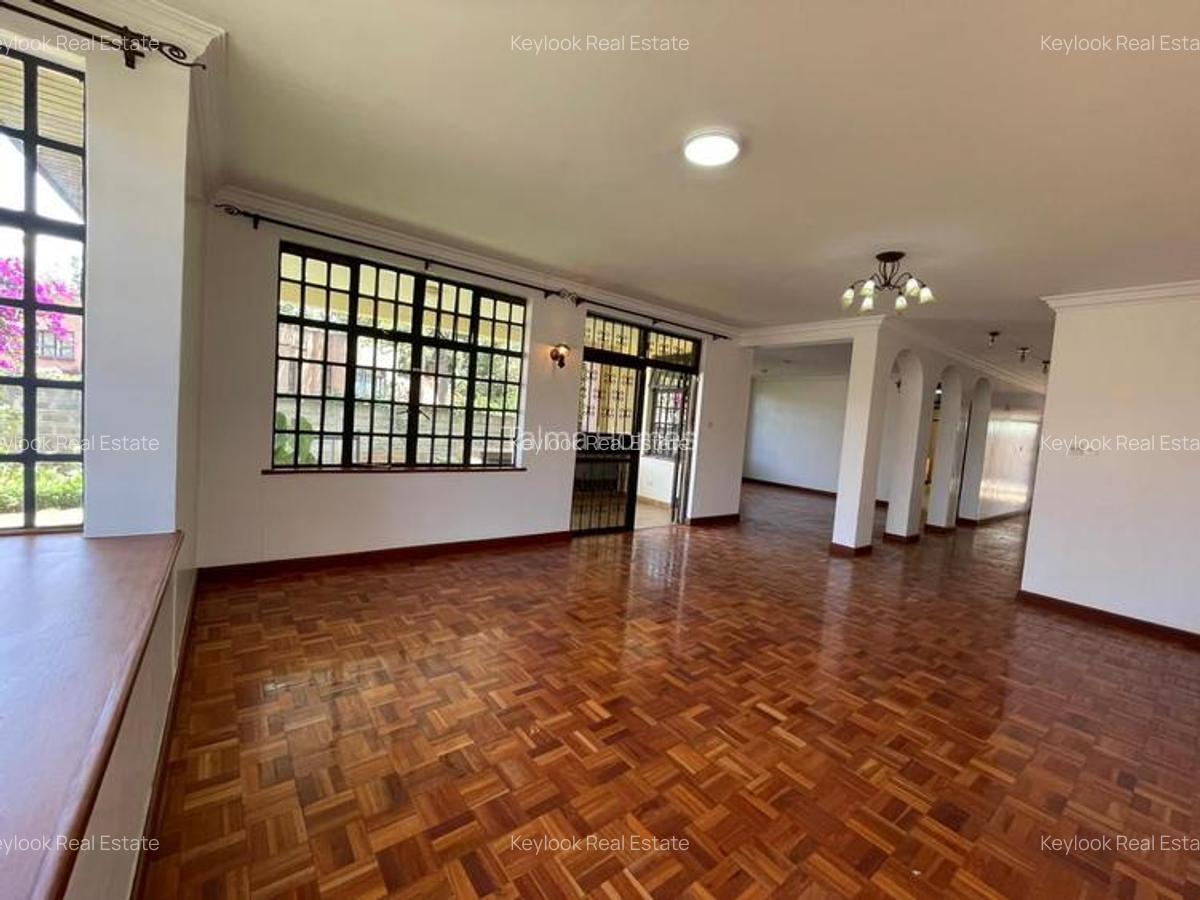 4 Bed Townhouse with En Suite at Lavington - 11