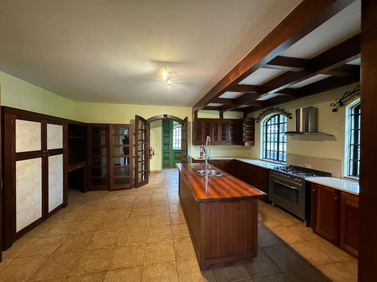 5 Bed Villa with En Suite in Kitisuru - 7