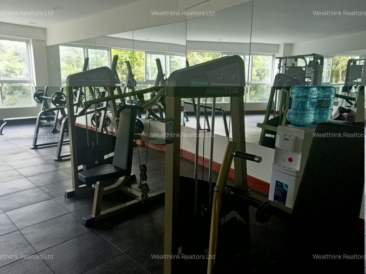 3 Bed Apartment with En Suite at Parklands - 8