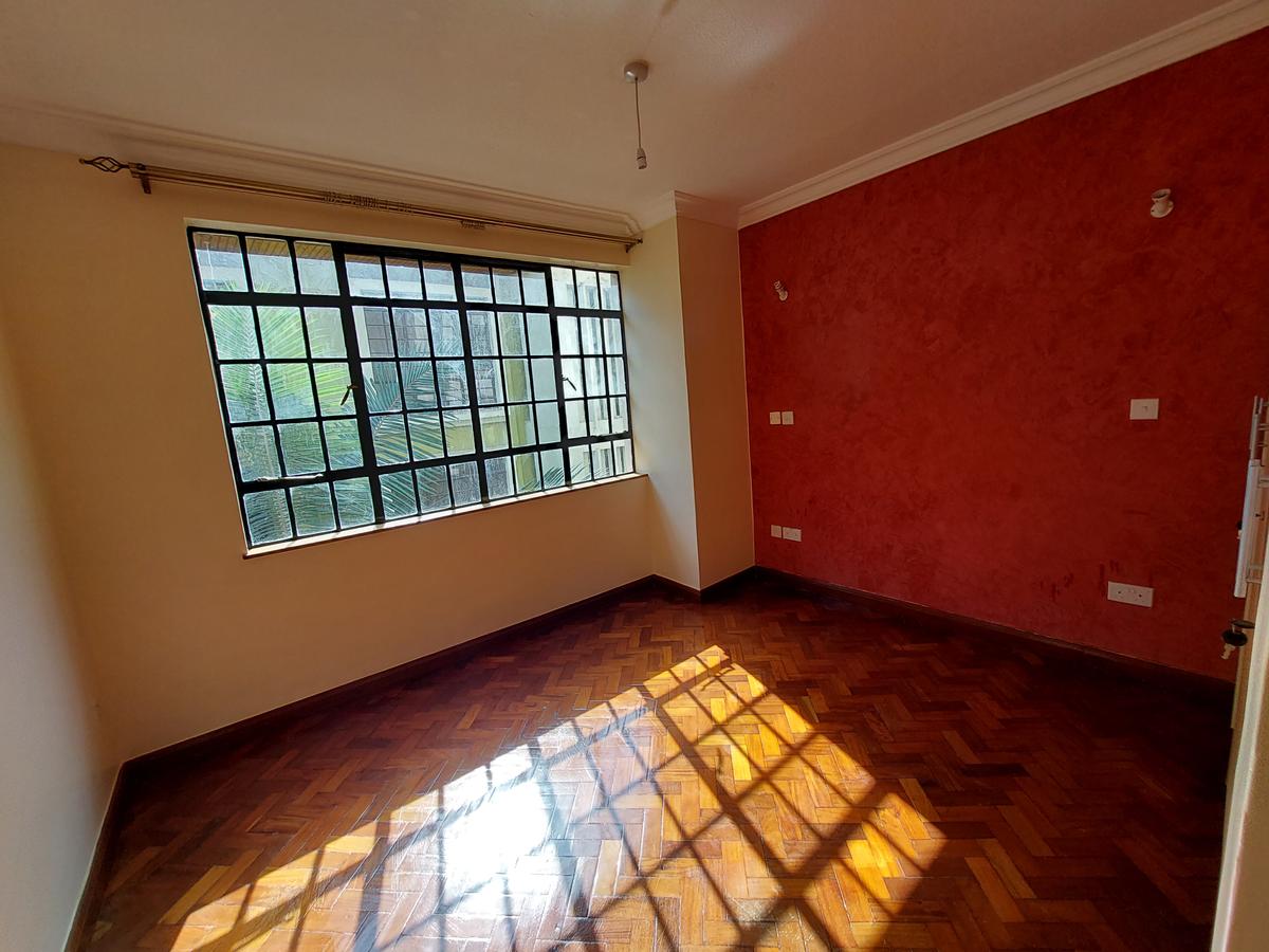 3 Bed Apartment with En Suite at Hundreds Streets - 16