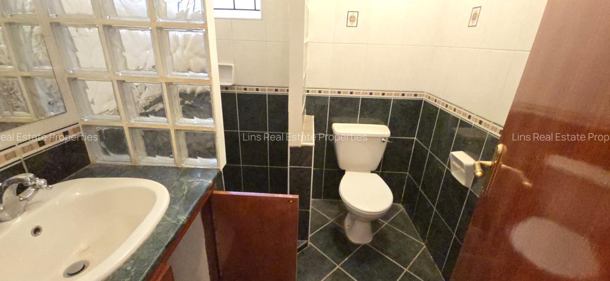 4 Bed Townhouse with En Suite in Lavington - 9