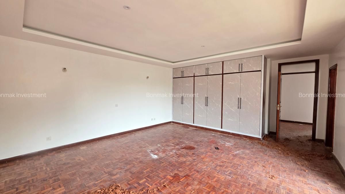 4 Bed Townhouse with En Suite at Lavington Green. - 9