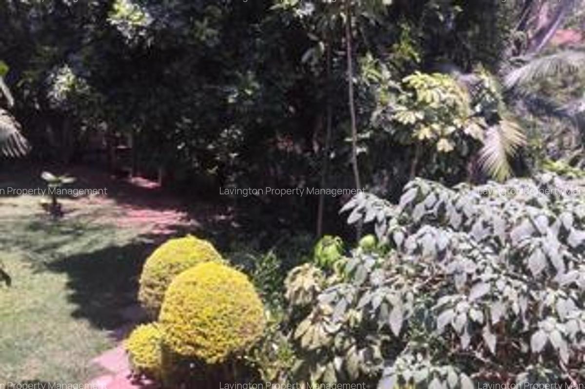 4 Bed House with En Suite at Lavington Green - 8