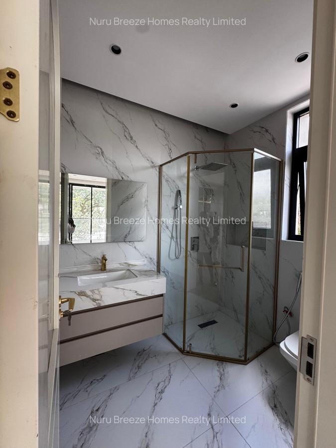 5 Bed Townhouse with En Suite in Lavington - 6